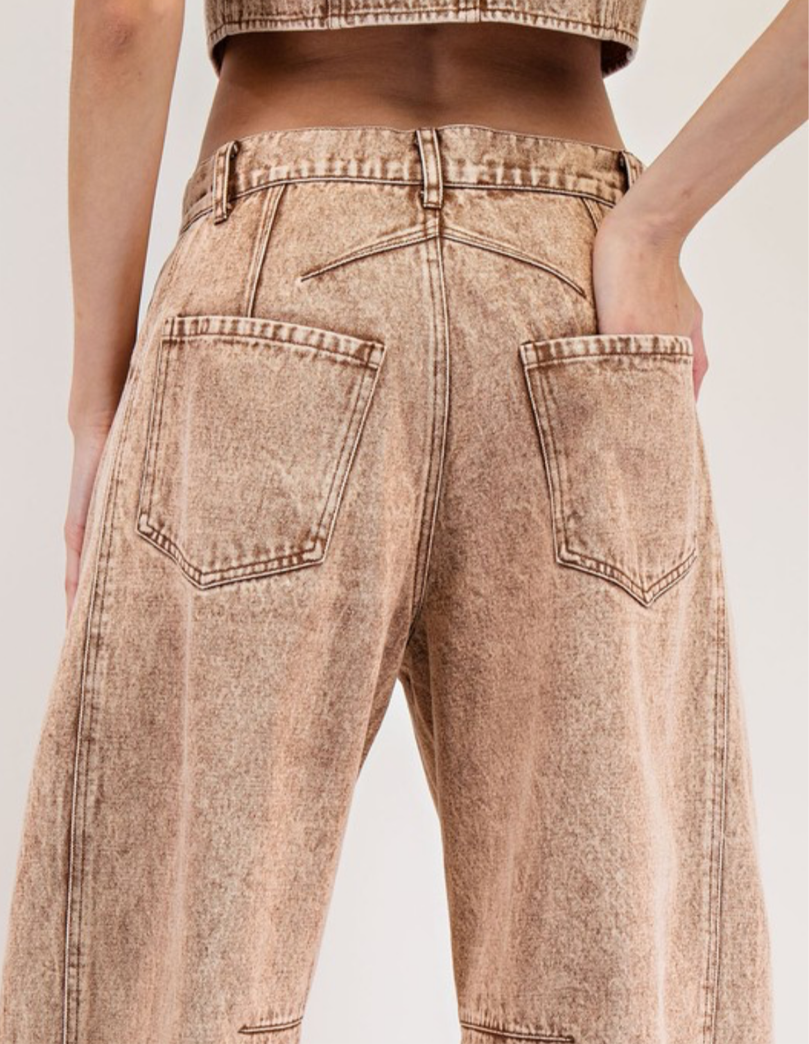 Distressed Barrel Jean Hazelnut