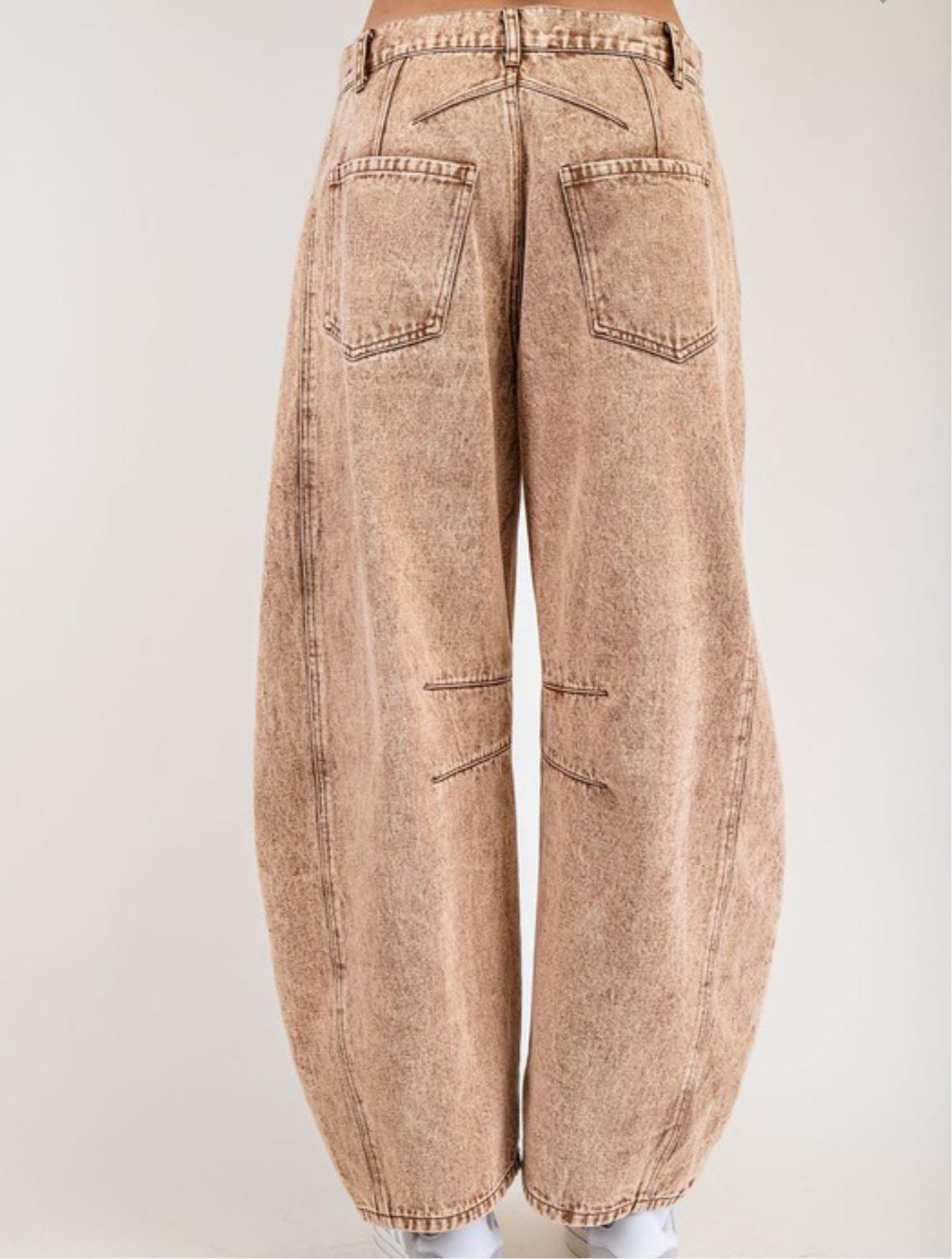Distressed Barrel Jean Hazelnut