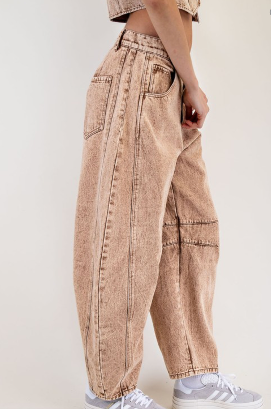 Distressed Barrel Jean Hazelnut