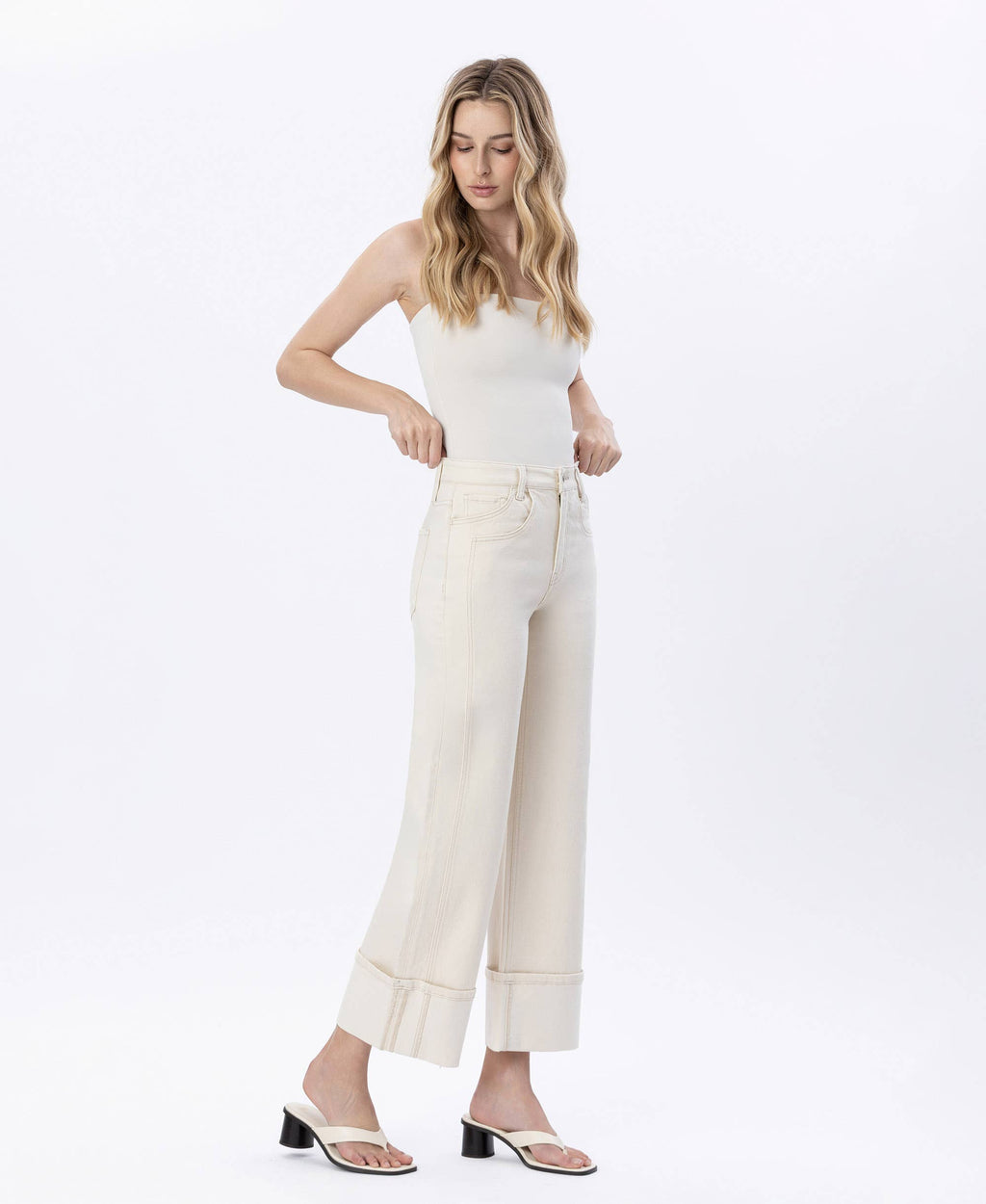 SUPER HIGH RISE CUFFED Jeans