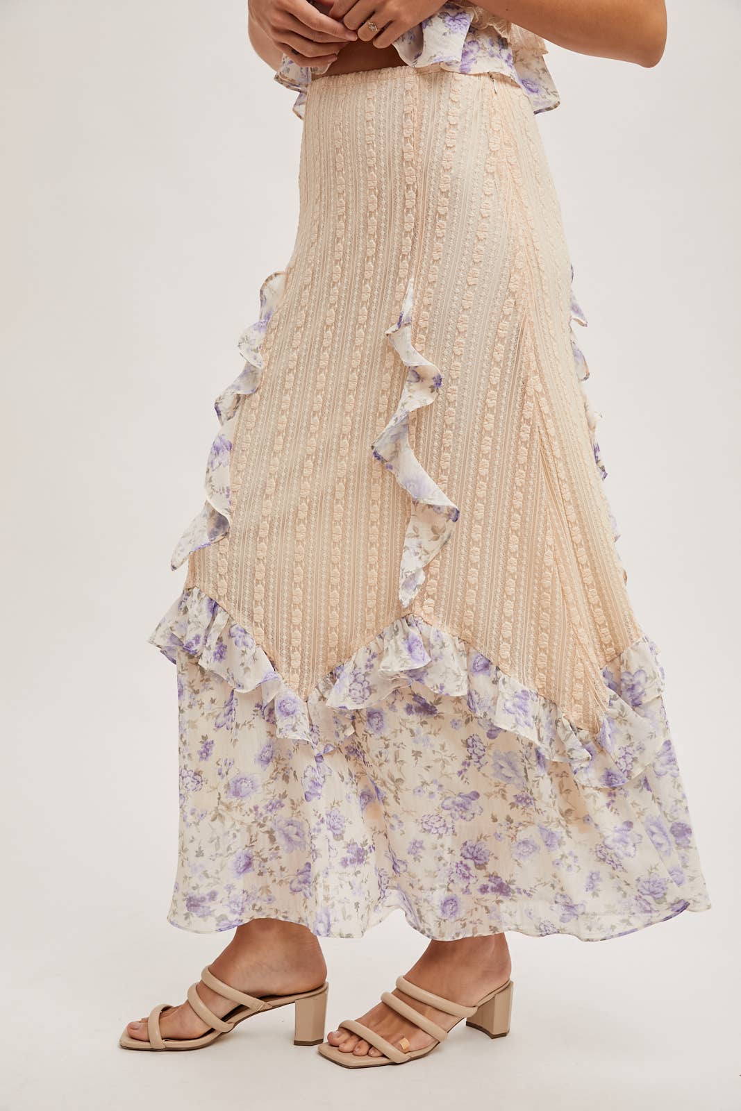 FLORAL PRINT TRIMMED MAXI LACE SKIRT WITH LINING