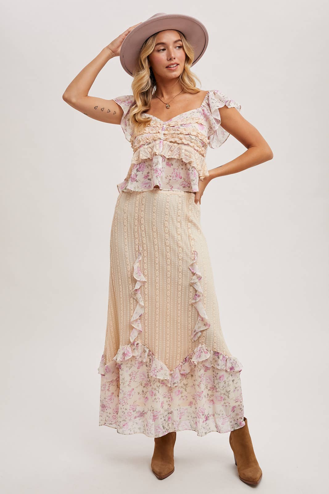 FLORAL PRINT TRIMMED MAXI LACE SKIRT WITH LINING