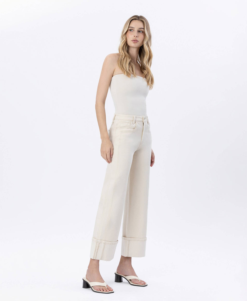 SUPER HIGH RISE CUFFED Jeans