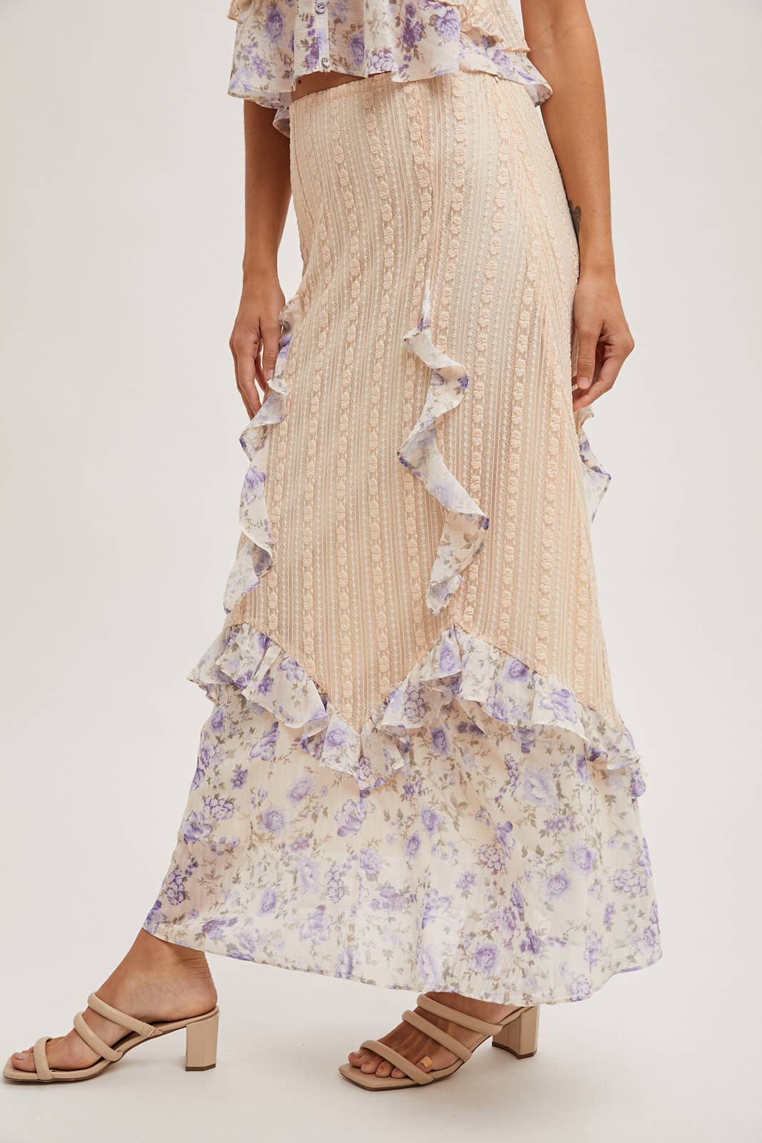 FLORAL PRINT TRIMMED MAXI LACE SKIRT WITH LINING