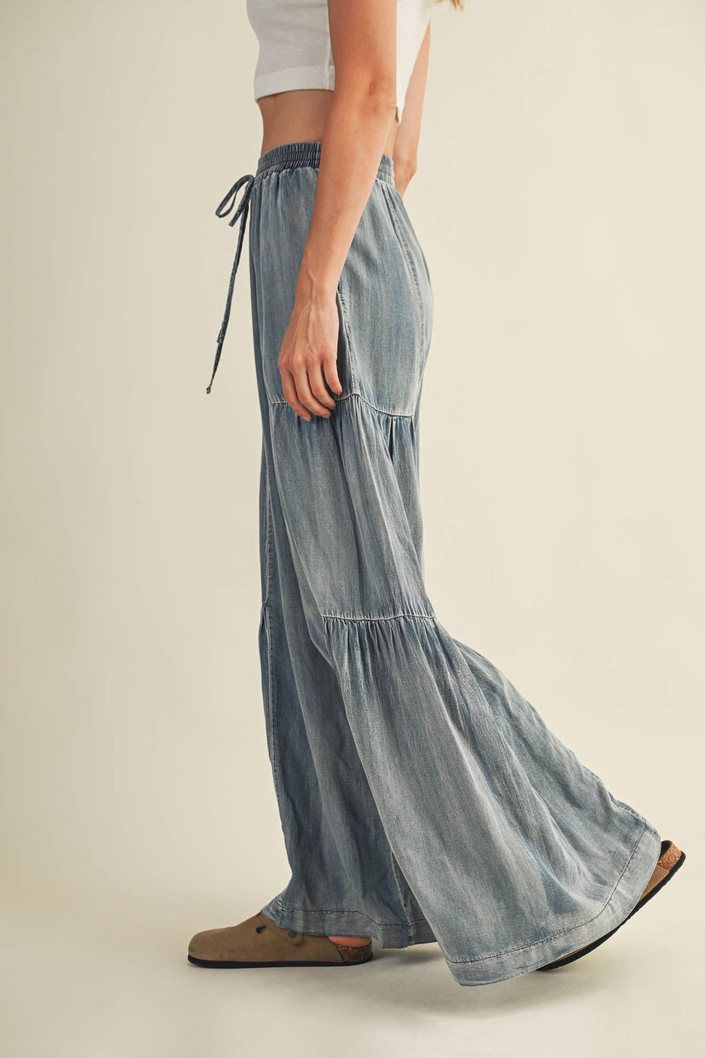 RUFFLED WASHED DENIM WIDE PANTS