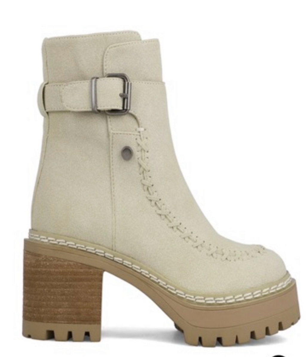 Toula Ecru Boots