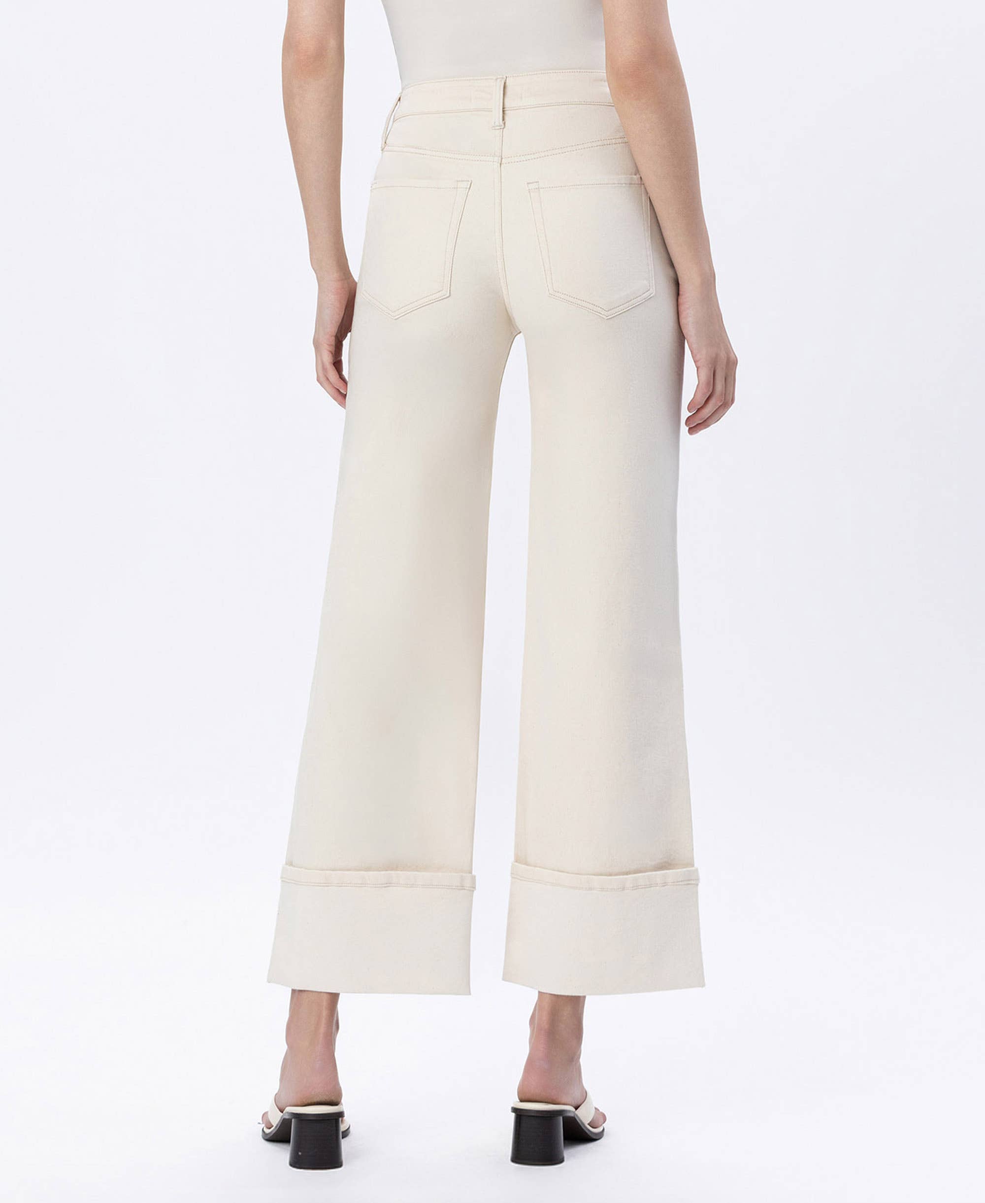 SUPER HIGH RISE CUFFED Jeans