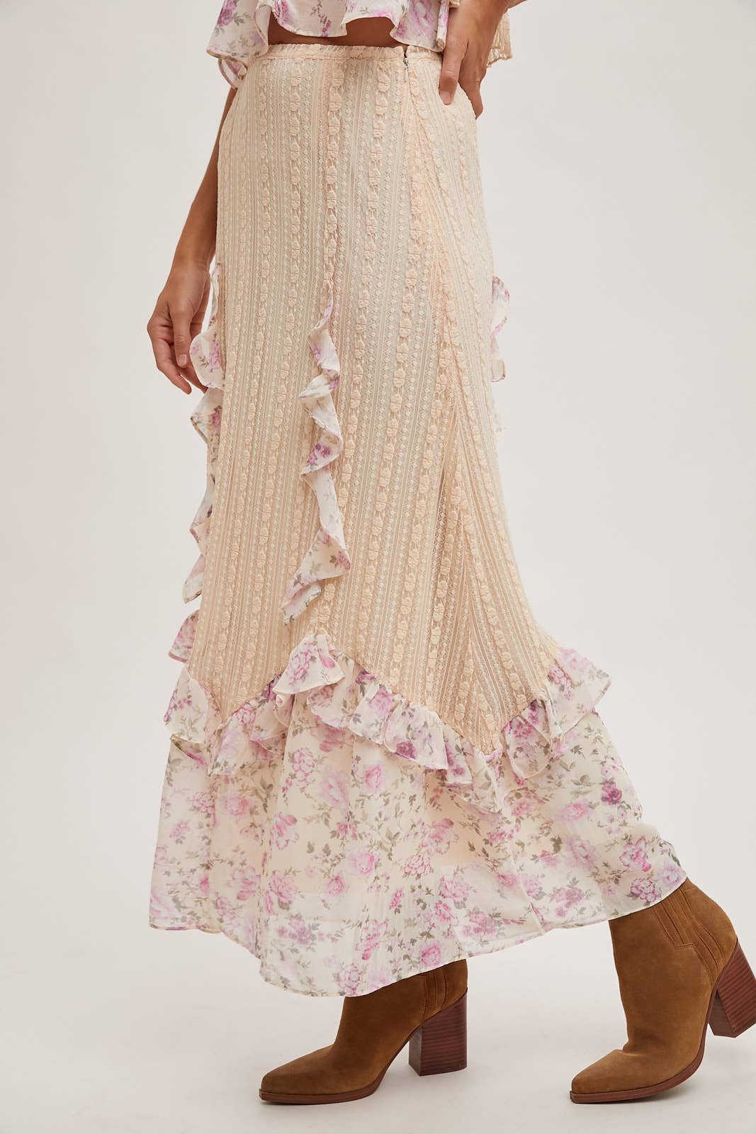 FLORAL PRINT TRIMMED MAXI LACE SKIRT WITH LINING