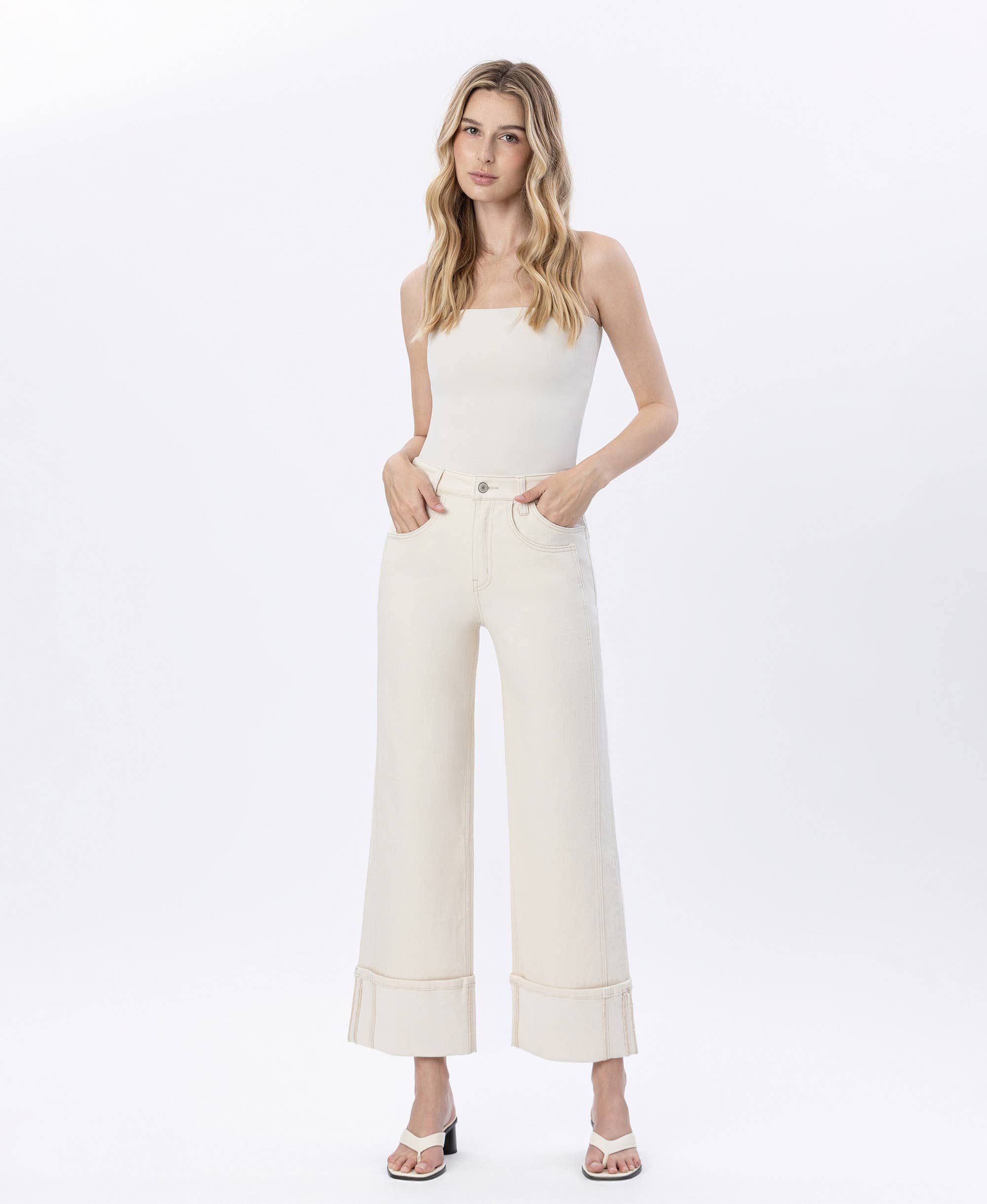 SUPER HIGH RISE CUFFED Jeans