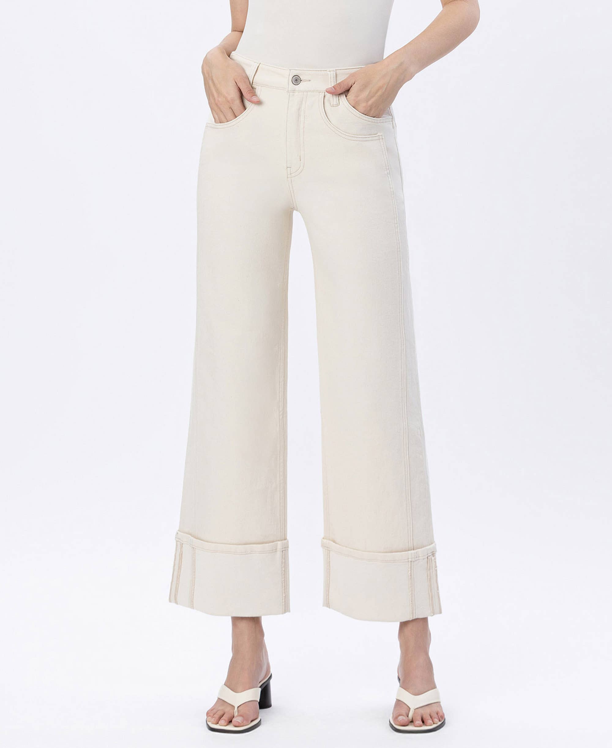 SUPER HIGH RISE CUFFED Jeans