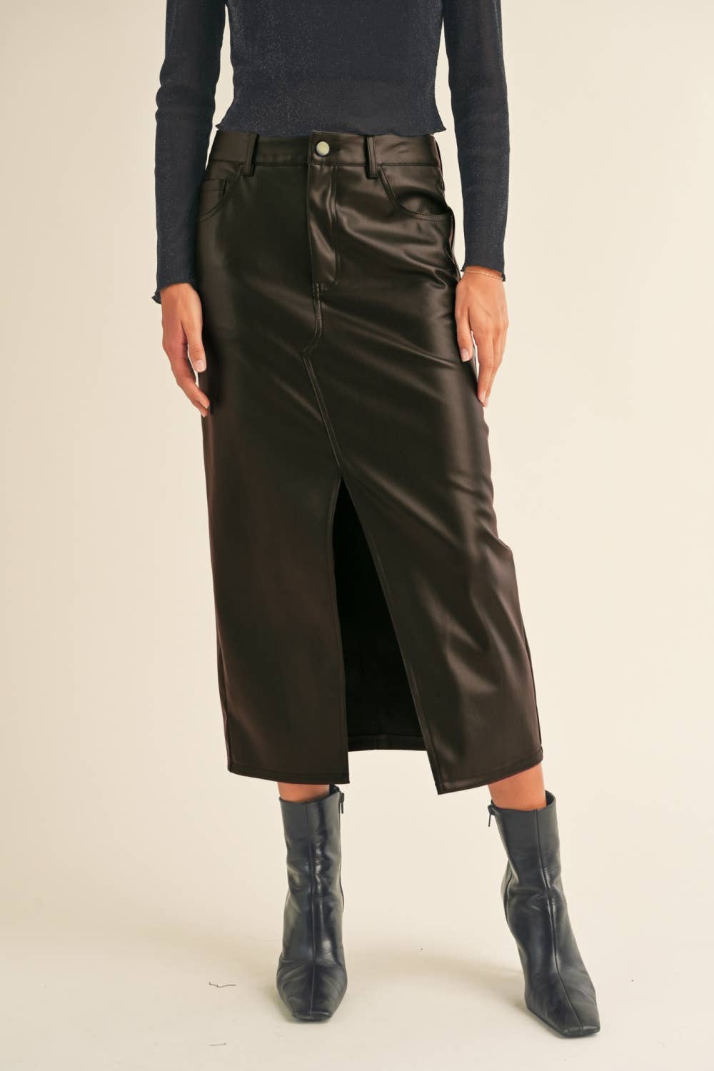LEATHER SLIT FRONT SKIRT: BLACK