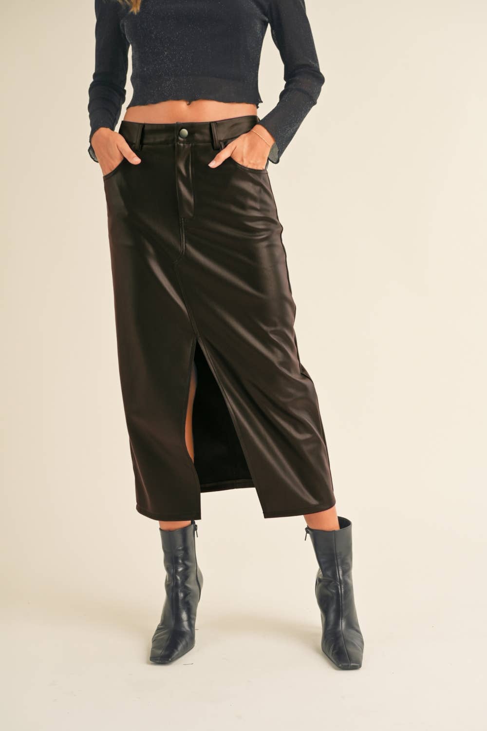 LEATHER SLIT FRONT SKIRT: BLACK