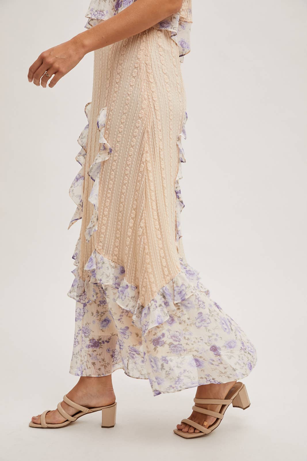 FLORAL PRINT TRIMMED MAXI LACE SKIRT WITH LINING